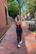 Load image into Gallery viewer, Dev Halter Leo